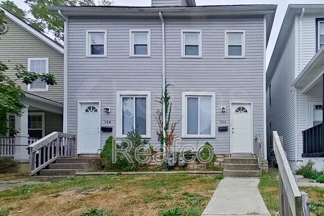 Primary Photo - 966 Oakwood Ave
