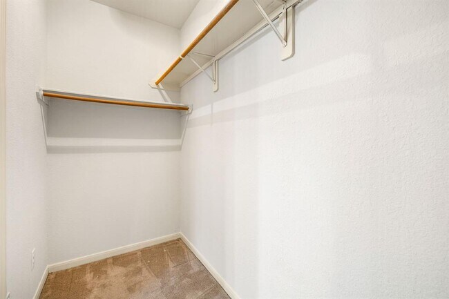 Building Photo - 9415 Herons Grove Ln