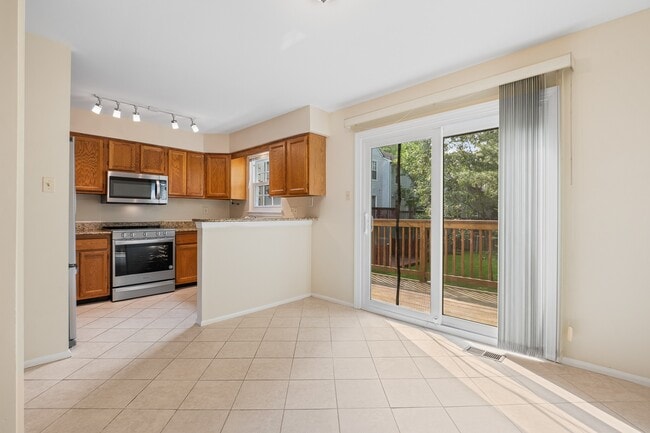 Building Photo - 11740 Stonegate Ln