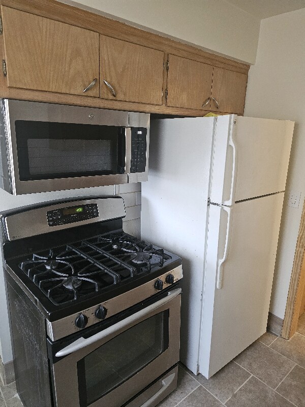 Building Photo - 7816 W Lisbon Ave