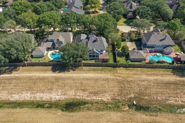 Building Photo - 1818 Brookchester Dr