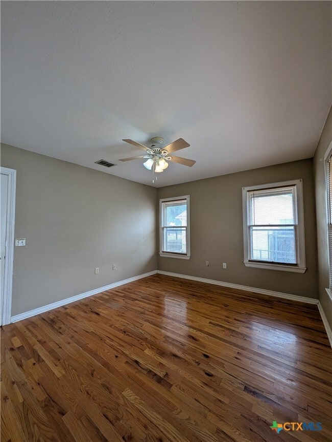 Building Photo - 1185 W Mill St