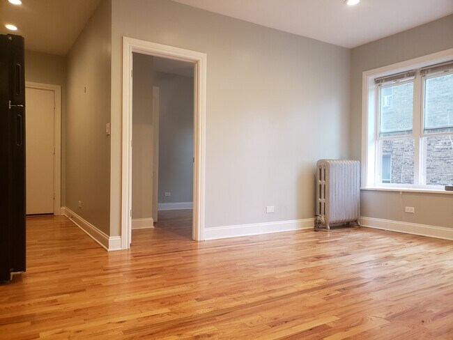 Building Photo - 4551 N Christiana Ave