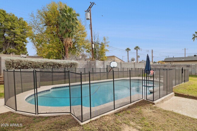 Building Photo - 6721 N 12th Wy