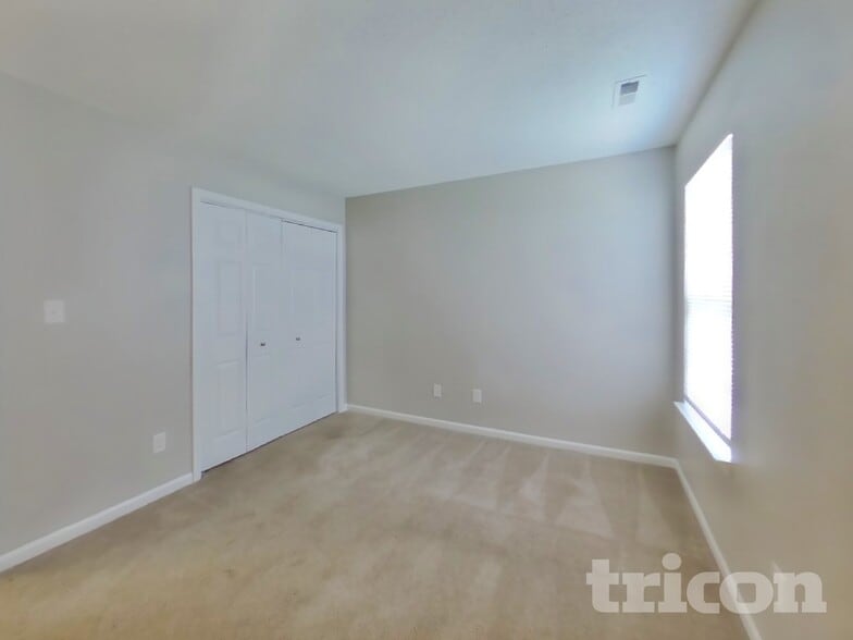 Building Photo - 824 Daybreak Dr