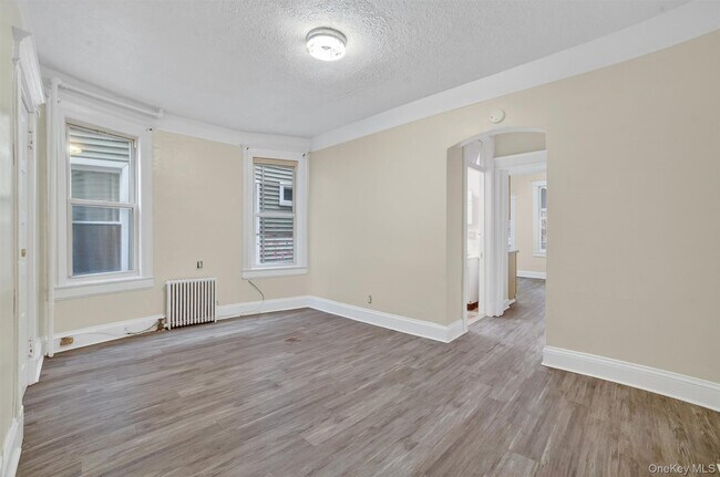 Building Photo - 52 Groshon Ave