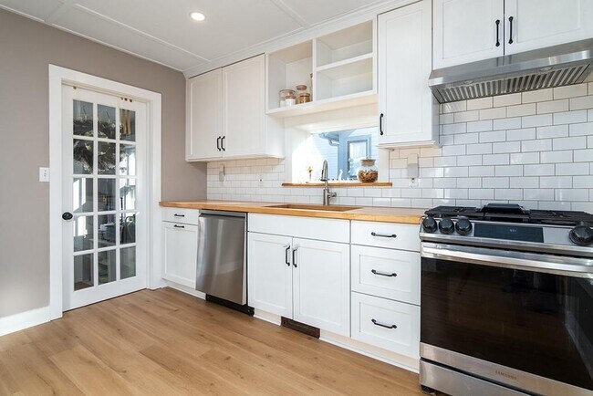 Building Photo - 40 Mechanic St