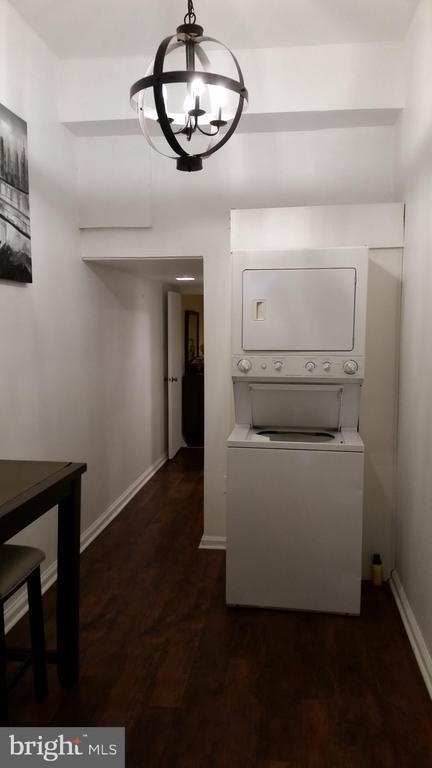 Building Photo - 2034 Delancey Pl
