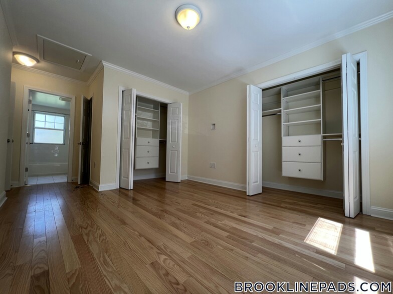 Building Photo - 103 Independence Dr