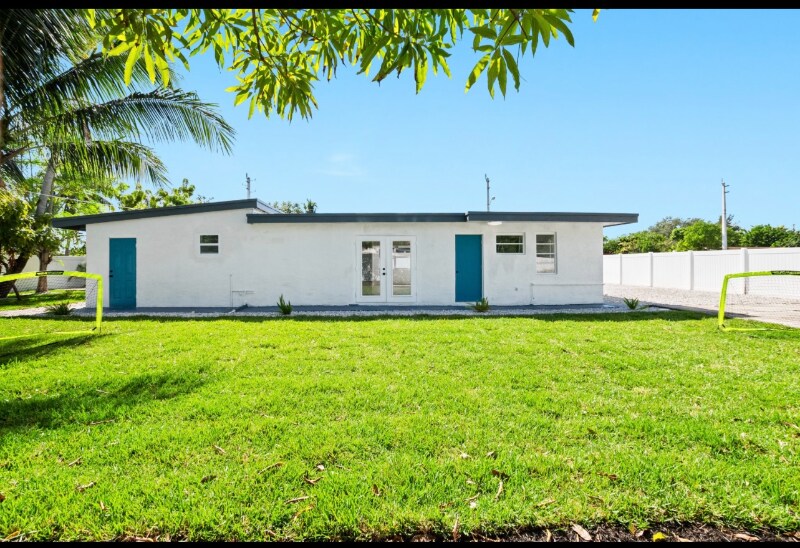 Building Photo - 2629 SW 6th Ct