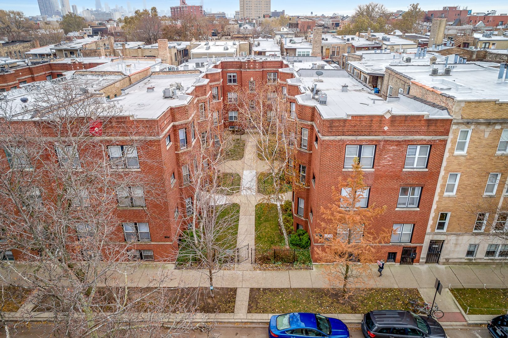 Building Photo - 843 W Cornelia Ave