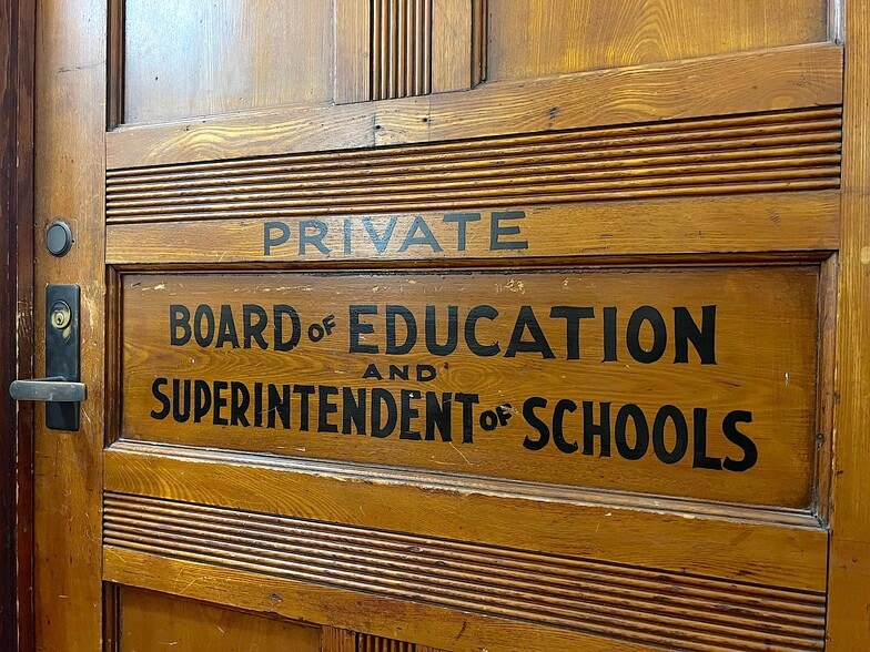 Building Photo - 27 Hillside Pl