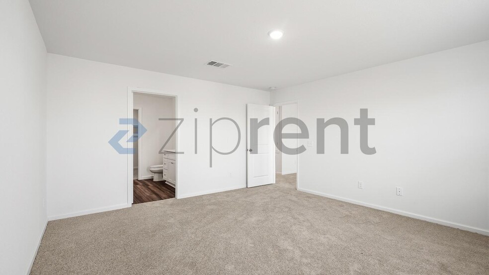 Building Photo - Unit