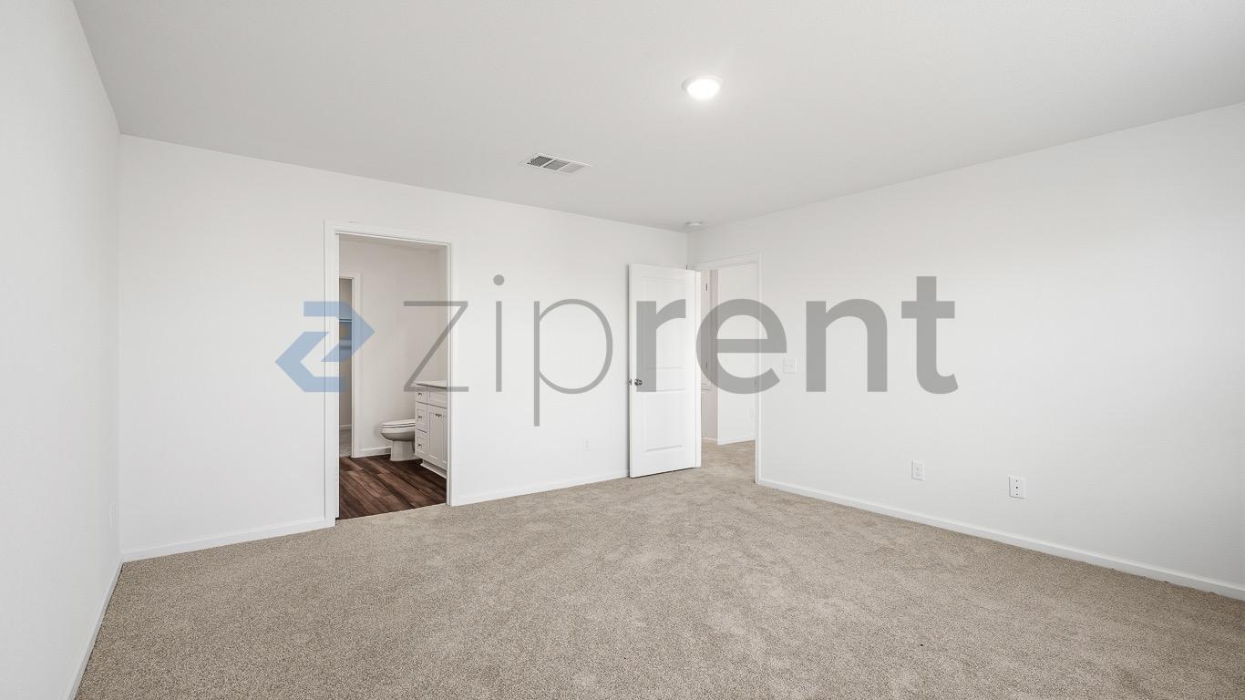 Building Photo - Unit