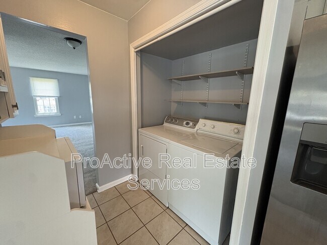Building Photo - 1501 Antler Cir