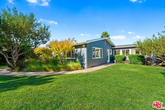 Building Photo - 6644 Wildlife Rd