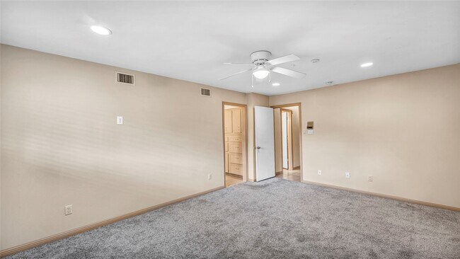 Building Photo - 10919 Paulwood Dr