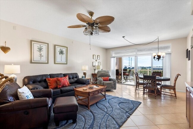 Building Photo - Seasonal Waterfront Living | Available April 15 – October 31