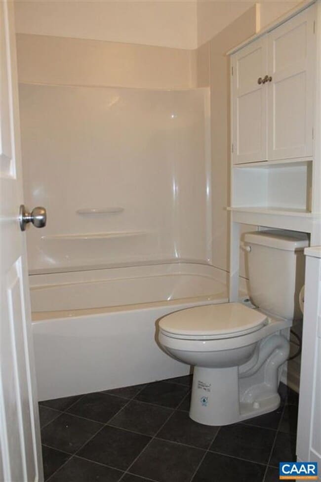 Building Photo - 2Bed/1 Bath Rental Lake Monticello