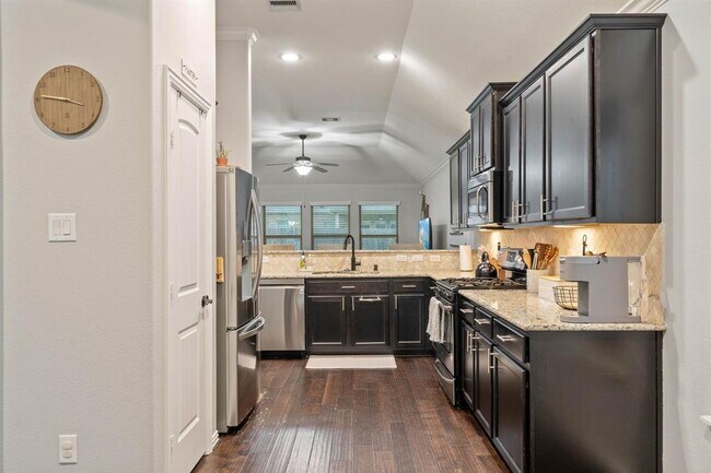Building Photo - 14619 North Carolina Green Dr