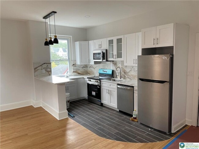 Building Photo - 701 Main St