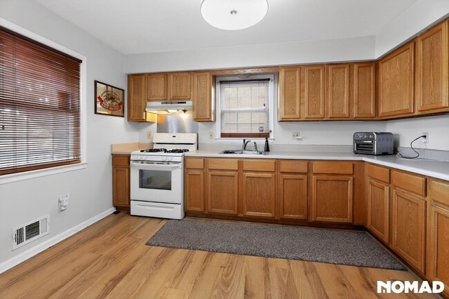 Building Photo - Charming 2BR Apartment in Metuchen