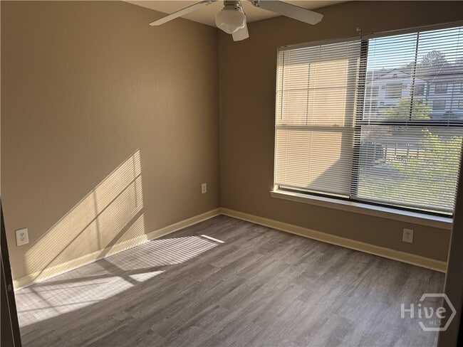 Building Photo - 211 North Ave