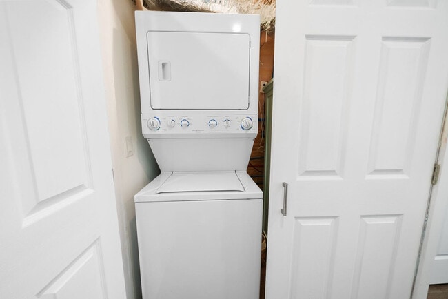 Building Photo - 505 Anemone St