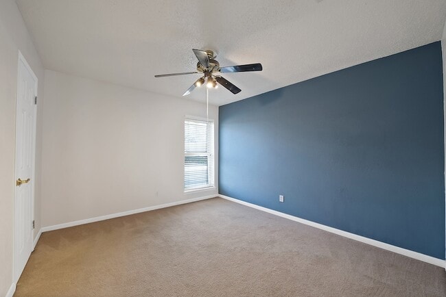 Building Photo - 1611 Celeste Ct