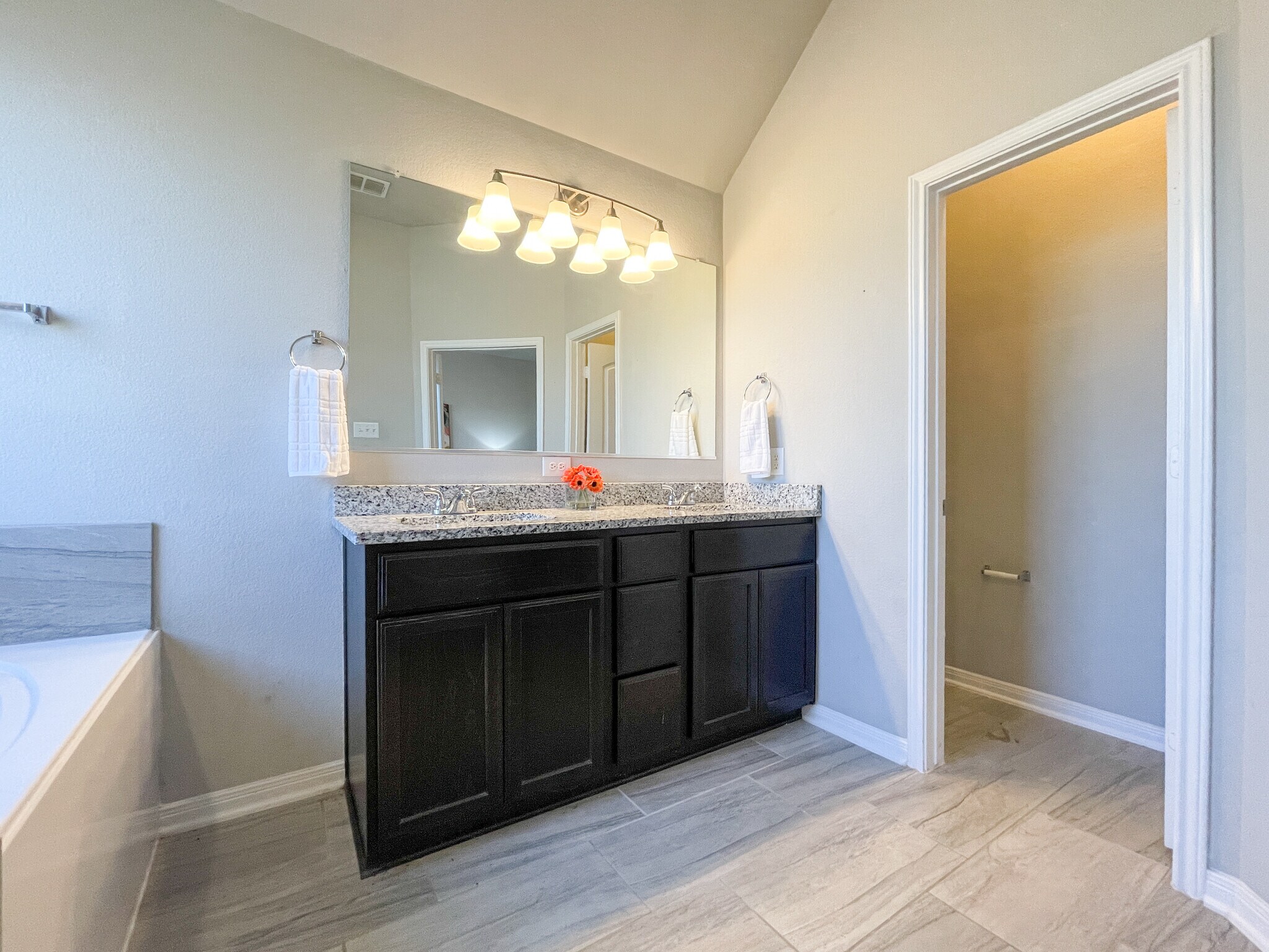 Building Photo - 10624 Langham Dr