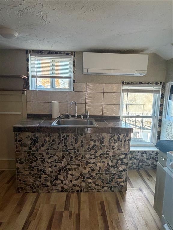 Building Photo - 69 Hope St