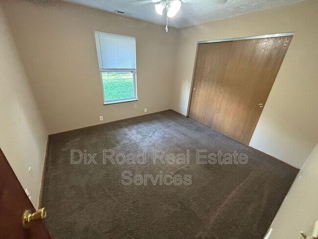Building Photo - 983-A Pom Court
