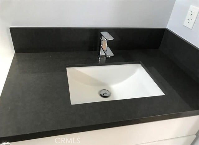 Building Photo - 221 W 85th St