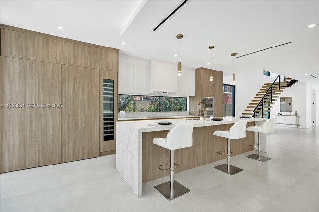 Building Photo - 1825 NE 26th Ave