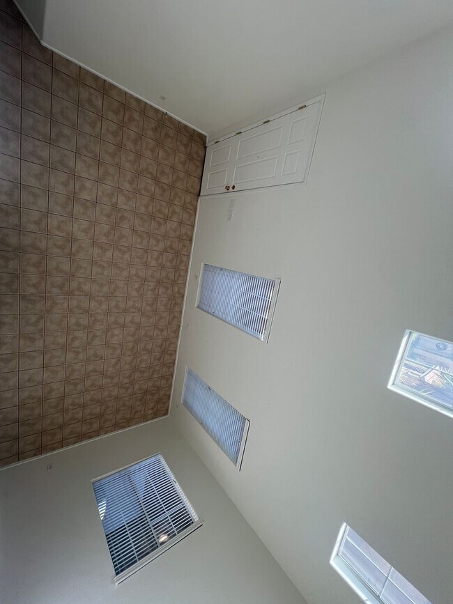 Building Photo - Stunning 3 bedroom home in a gated community!