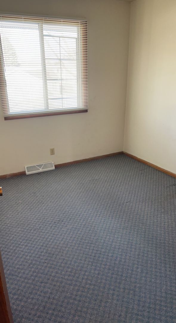 Building Photo - 392