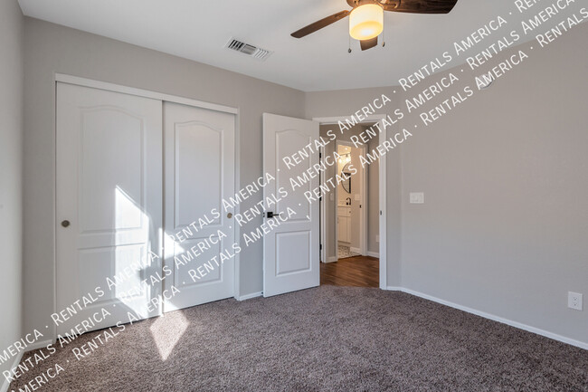 Building Photo - 12333 N Brightridge Dr