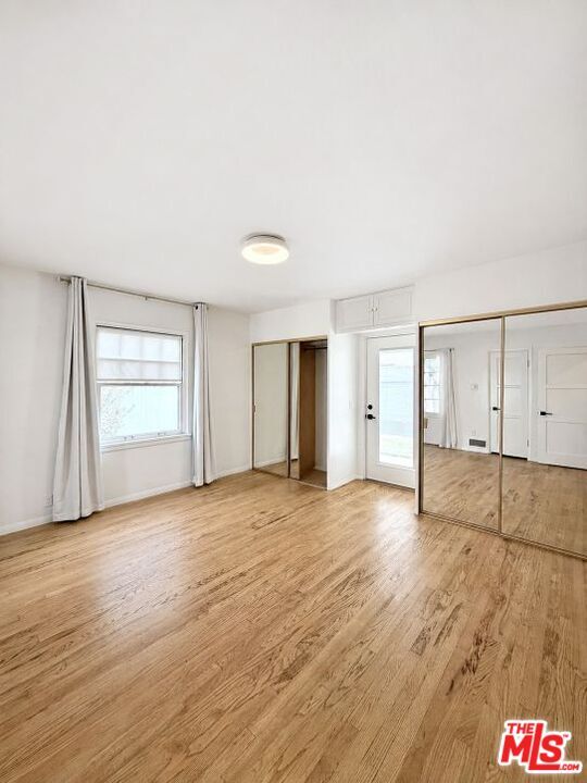 Building Photo - 341 S Rodeo Dr
