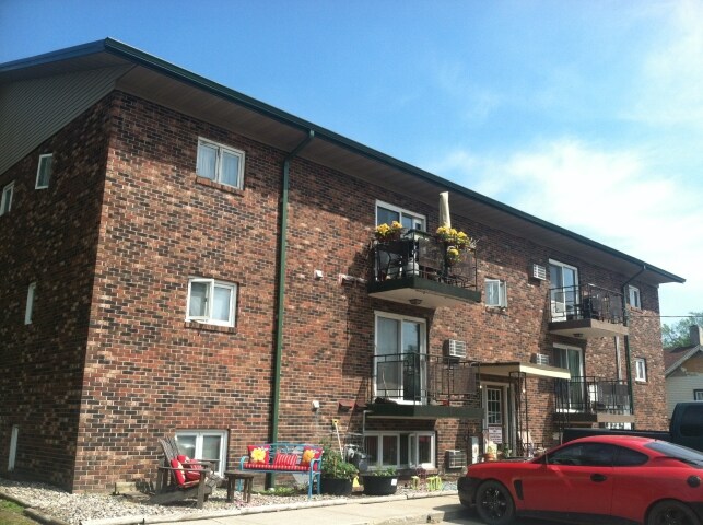 Primary Photo - Skyview Apartments