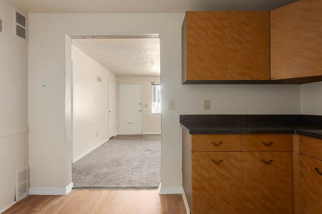 Building Photo - 441 W 87 Pl