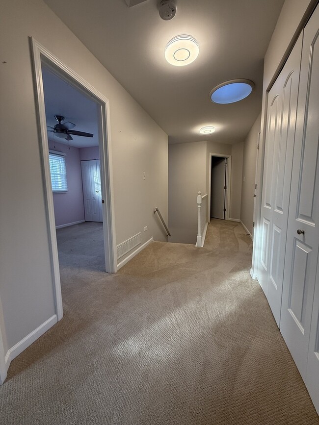 Building Photo - 284 Washo Dr