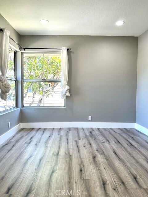 Building Photo - 33 Vassar Aisle