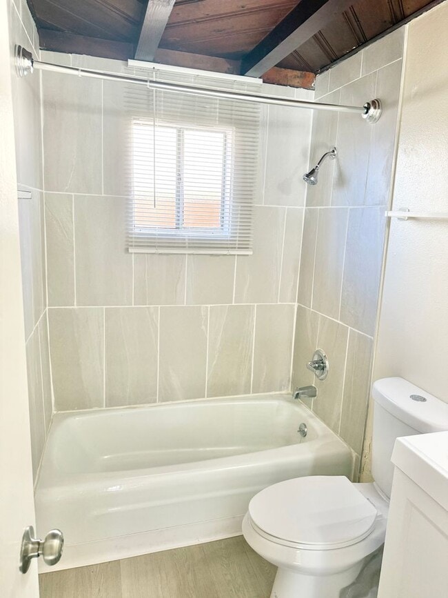 Building Photo - 1 Bedroom with Den Available Now
