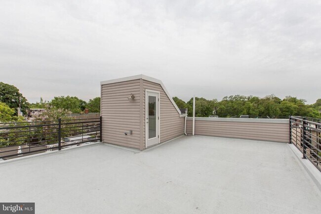 Building Photo - 3039 Baltz St