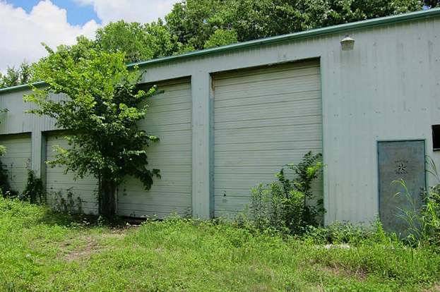 Building Photo - 5307 Pine Ave