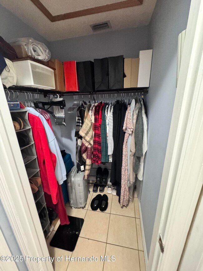 Building Photo - 5281 Aaron Ln