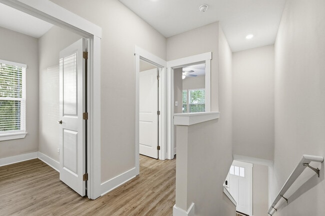 Building Photo - 235 Date Palm Ln