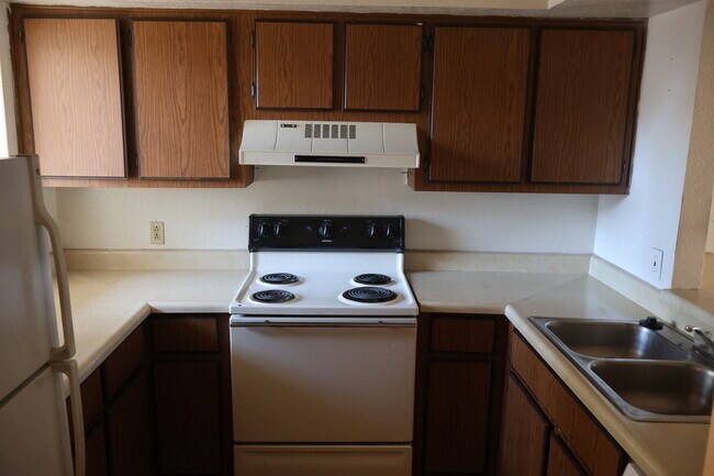 Building Photo - 2820 E Le Marche Ave