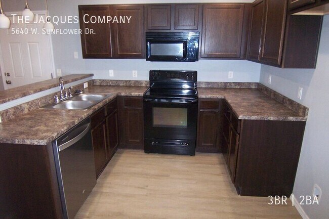 Building Photo - 5640 W Sunflower Dr