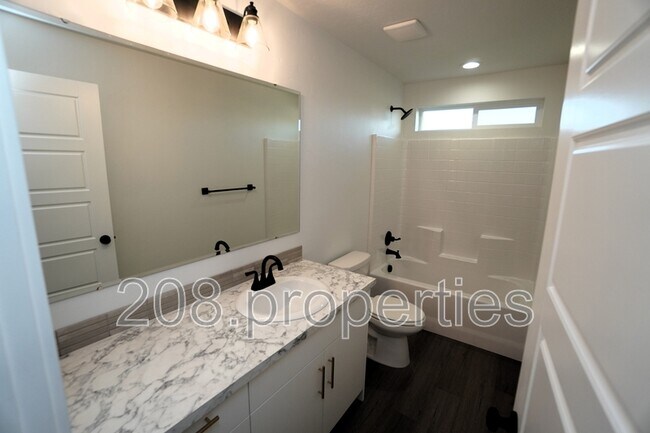 Building Photo - 5813 W Stavros St